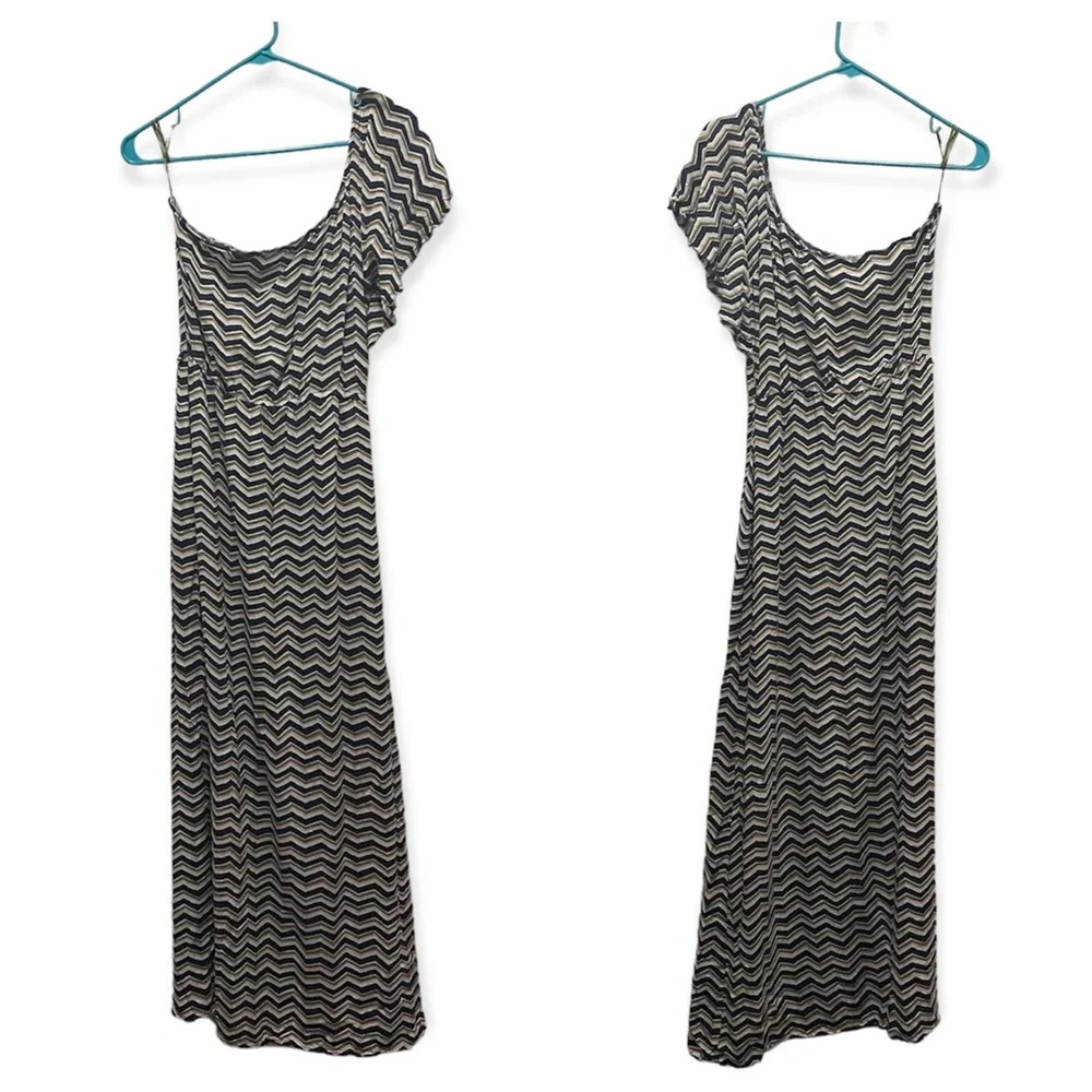 Willow & Clay Maxi one Shoulder Maxi Dress